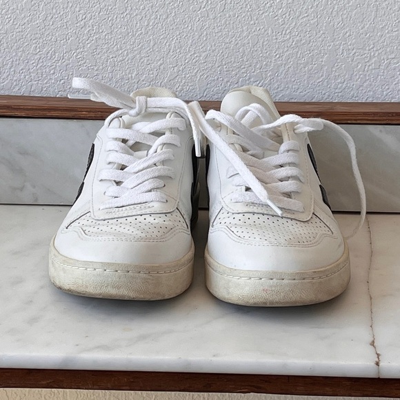 Veja V-10 in Extra White Leather Size 8 - Picture 5 of 9